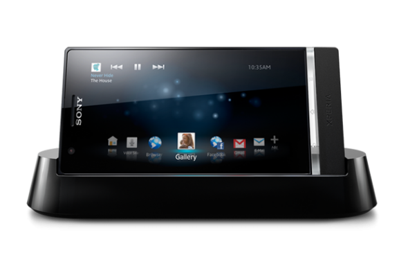 Das Xperia P wird mit dem TV-Dock zum Mini-PC. Allerdings erst ab dem 3. Quartal.
