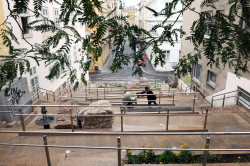 Einst eine fahle, steile Treppe, ist die Thurnstiege in Wien-Alsergrund nun barrierefrei und bepflanzt. Die Idee kam von den Bewohnern, umgesetzt wurde sie in einem lokalen Agenda-Projekt