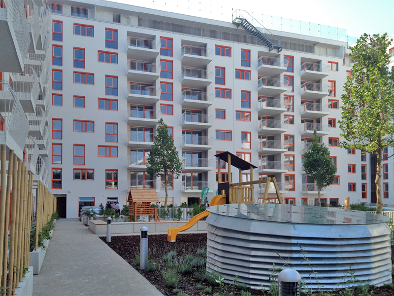 Loggia oder Balkon gibt es in jeder Wohnung.