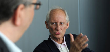 "Wir fordern keine Gehälter, die 20 bis 35 Prozent unter den aktuellen liegen": Journalistengewerkschafter Franz C. Bauer. "Wir fordern keine Gehälter, die 20 bis 35 Prozent unter den aktuellen liegen": Journalistengewerkschafter Franz C. Bauer.