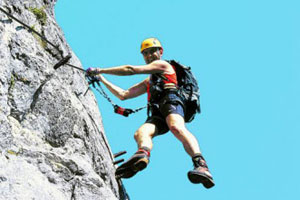 Hoher Funfaktor bei größtmöglicher Risikominimierung, Klettersteige sind Ausdruck des alpinistischen Zeitgeists. Hoher Funfaktor bei größtmöglicher Risikominimierung, Klettersteige sind Ausdruck des alpinistischen Zeitgeists.