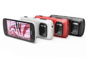 Das neue Smartphone-Modell 808 PureView hat einen Bildsensor mit 41 Megapixeln. Das neue Smartphone-Modell 808 PureView hat einen Bildsensor mit 41 Megapixeln.
