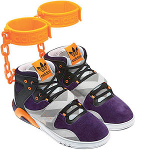 Die neueste Kreation des amerikanischen Designers Jeremy Scott für Adidas. Die neueste Kreation des amerikanischen Designers Jeremy Scott für Adidas.