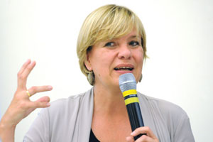 Barbara Schwarz, Landesrätin in NÖ für Soziales, Arbeit, Familie. Barbara Schwarz, Landesrätin in NÖ für Soziales, Arbeit, Familie.