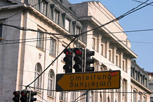 Motorisierte Verkehrsteilnehmer in Wien sind im Sommer häufig auf Alternativrouten angewiesen.
