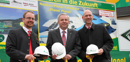 Ernst Trummer mit LHStv. Hermann Schützenhöfer und dem Schladminger Bürgermeister Jürgen Winter. Ernst Trummer mit LHStv. Hermann Schützenhöfer und dem Schladminger Bürgermeister Jürgen Winter.