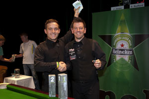 Der zweitplatzierte Jamie Jones (li.) und der Gewinner der Vienna Snooker Open, Simon Bedford. Der zweitplatzierte Jamie Jones (li.) und der Gewinner der Vienna Snooker Open, Simon Bedford.
