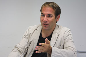 Semrad über seine Lehrtätigkeit: "Wenn ich in der Lehre nicht tätig sein könnte, würde Wissenschaft für mich sehr viel an Wert verlieren." Semrad über seine Lehrtätigkeit: "Wenn ich in der Lehre nicht tätig sein könnte, würde Wissenschaft für mich sehr viel an Wert verlieren."