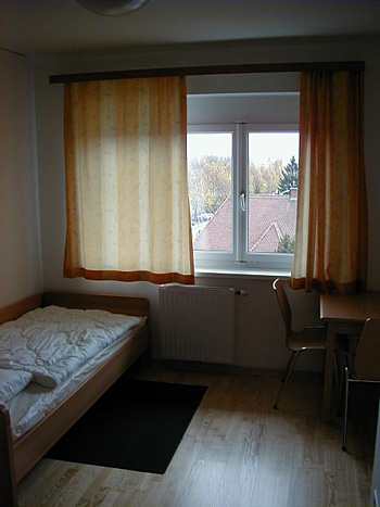 Das Zimmer eines Frauenhauses in der Steiermark. Das Zimmer eines Frauenhauses in der Steiermark.