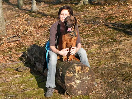 Tierärztin Katja Graf rückt seit 1996 bei Film, Fernsehen und am Theater Tiere in das rechte Licht und sorgt für ihr Wohlergehen.