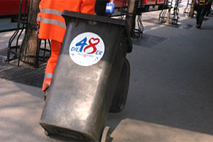 Die MA 48 ist für die Verträge der Abfallberater zuständig.