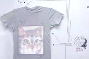 tshirt OS: Textil schießt Fotos und zeigt YouTube-Videos.