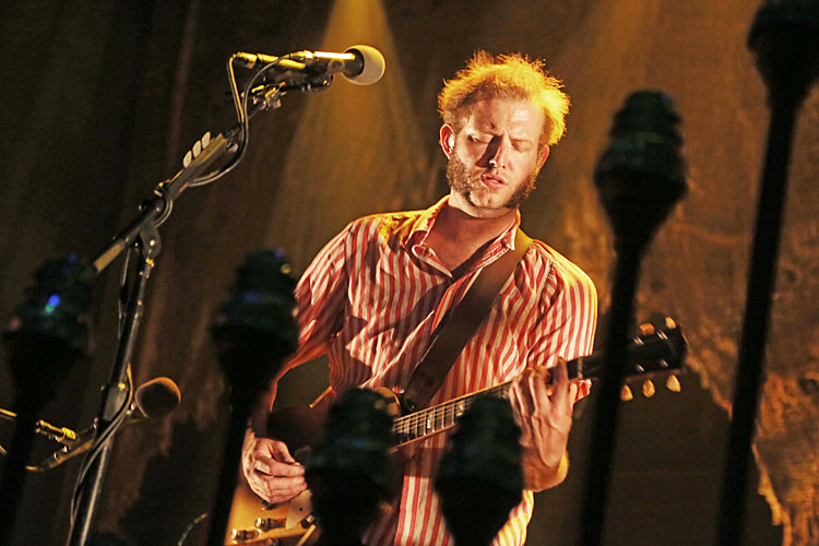Backenbärte wie James Onedin, aber nicht halb so spannend. Justin Vernon, Anästhesist und Chef von Bon Iver.