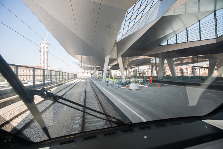 Durchfahrt durch den Hauptbahnhof: Dieses Bild bietet sich ab sofort zum Beispiel im Railjet zwischen München und Budapest.