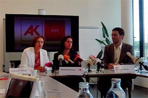 Gabriela Zgubic, Daniela Zimmer und Jaro Sterbik-Lamina informieren über den Handel mit Standortdaten.