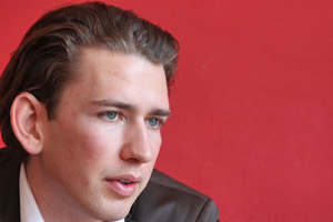 Staatssekretär Kurz: "Jeder Zuwanderer muss seinen Beitrag leisten, gleichzeitig ist es die Pflicht der Aufnahmebevölkerung, eine Willkommenskultur entstehen zu lassen." Staatssekretär Kurz: "Jeder Zuwanderer muss seinen Beitrag leisten, gleichzeitig ist es die Pflicht der Aufnahmebevölkerung, eine Willkommenskultur entstehen zu lassen."
