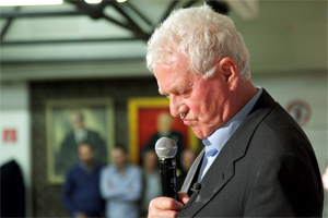 Frank Stronach will raus aus dem Euro. Frank Stronach will raus aus dem Euro.