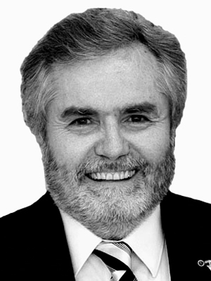 "Derzeit fühlt sich jeder gezwungen, jene Einrichtung zu verteidigen, für die er arbeitet", sagt der Leiter der Pädagogischen Hochschule in Niederösterreich, Erwin Rauscher. "Derzeit fühlt sich jeder gezwungen, jene Einrichtung zu verteidigen, für die er arbeitet", sagt der Leiter der Pädagogischen Hochschule in Niederösterreich, Erwin Rauscher.