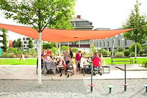 Sozialarbeiter statt Hausmeister: Neue Wohnprojekte, bei denen mehrere Generationen zusammenleben, bedingen neue Funktionen und ein neues Grundverständnis.