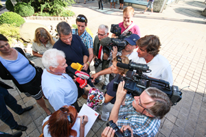 Stronach ist ein gefragter Mann in Spital.