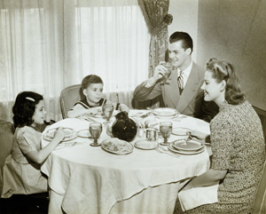 Die Kleinfamilienidylle im Design der 1950er Jahre ist im Wesentlichen gegessen. Die Kleinfamilienidylle im Design der 1950er Jahre ist im Wesentlichen gegessen.