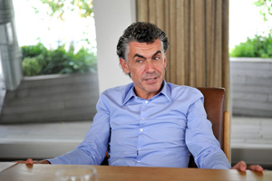 Mit ihm im Konsortium waren Investor Michael Tojner... Mit ihm im Konsortium waren Investor Michael Tojner...