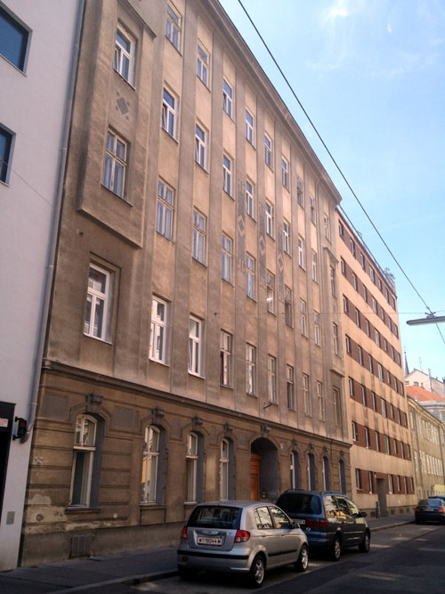 Das Zinshaus in der Brigittagasse 14: Auch hier klagen Mieter über Schikanen.