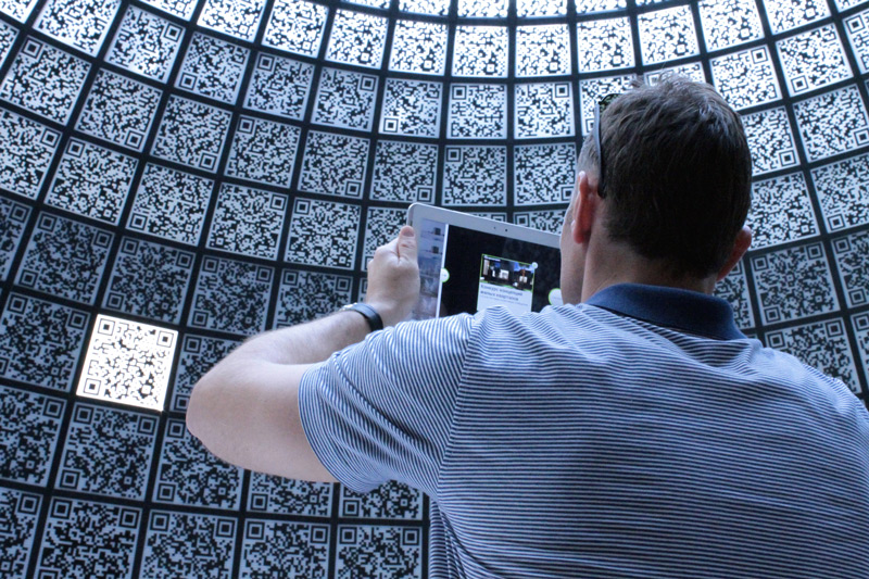 Die neue Forschungsstadt  Skolkovo wird nur mittels  hunderter QR-Codes 
präsentiert: Der russische Pavillon stellt auf der Architektur-Biennale 
von Venedig ein utopisches  Stadterweiterungsprojekt vor. 