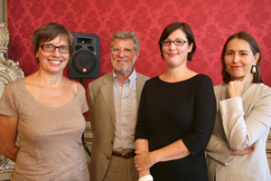 Hinterleitner, Bronner, Zielina und Föderl-Schmid bei der Verkündigung der Neuigkeit am Dienstag im Roten Salon des "Standards".