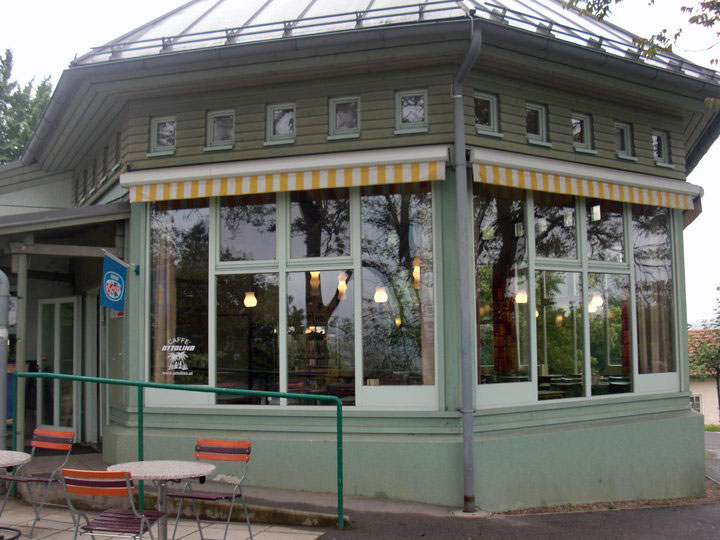 Mit dem Rosenhain müsste ein weiteres stadteigenes Lokal einem "Nobelcafé" weichen.