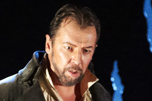 Giuseppe Gipali singt den Don Carlo. Giuseppe Gipali singt den Don Carlo.