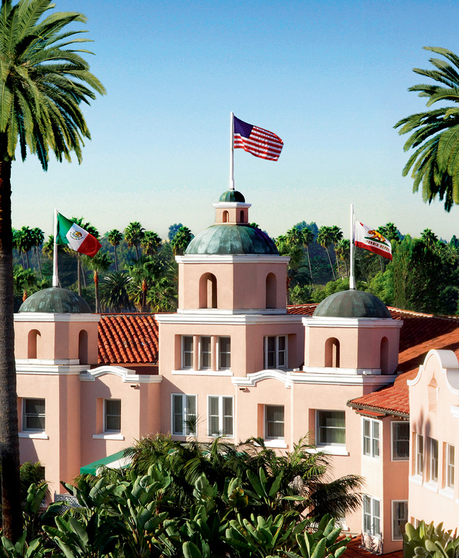 1948 wurde das Beverly Hills Hotel rosa gestrichen, daher auch sein Name "Pink Palace".
