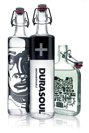 Soulbottles 0,75 l und 0,5 l, € 19,90 bei soulbottles.com Soulwater-Info unter soulwaterproject.org Soulbottles 0,75 l und 0,5 l, € 19,90 bei soulbottles.com Soulwater-Info unter soulwaterproject.org
