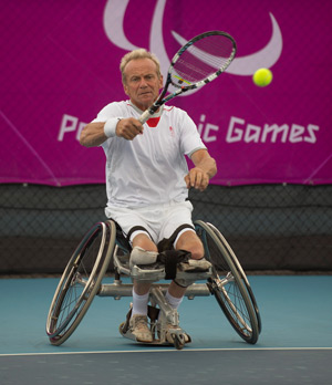 Der Tiroler Martin Legner (50) hat bereits hunderte Turniere gewonnen. Eine Medaille bei den Paralympics hingegen blieb ihm versagt. In seinem Sport gibt es keine Unterteilung nach dem Grad der Behinderung. Der Tiroler Martin Legner (50) hat bereits hunderte Turniere gewonnen. Eine Medaille bei den Paralympics hingegen blieb ihm versagt. In seinem Sport gibt es keine Unterteilung nach dem Grad der Behinderung.