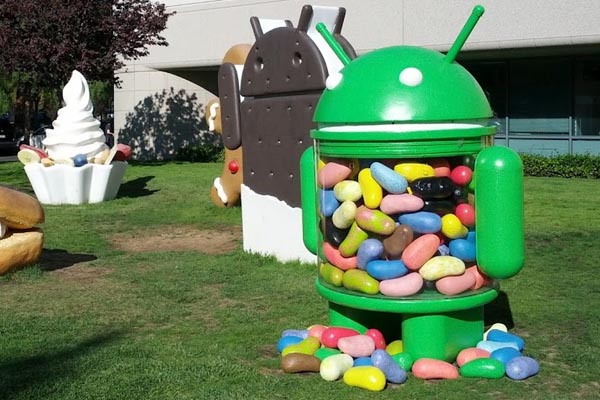 Die neue "Jelly Bean"-Statue vor dem Google-Gebäude.