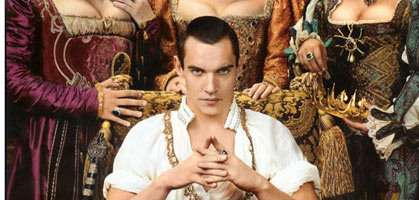 Jonathan Rhys Meyers als König Henry VIII. Jonathan Rhys Meyers als König Henry VIII.