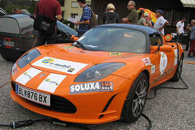 Der Protagonist: Ein elektrifiziertes Lotus-Derivat des US-Herstellers Tesla Motors. 288 PS, 53 kWh maximale Ladekapazität. 