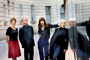 Mode ist weniger provokant als subtil: Darin waren sich die Diskutanten bei der RONDO-Podiumsdiskussion einig. Von links: Barbara Vinken, Peter Bäldle, Brigitte Felderer und Elisabeth Längle. Mode ist weniger provokant als subtil: Darin waren sich die Diskutanten bei der RONDO-Podiumsdiskussion einig. Von links: Barbara Vinken, Peter Bäldle, Brigitte Felderer und Elisabeth Längle.