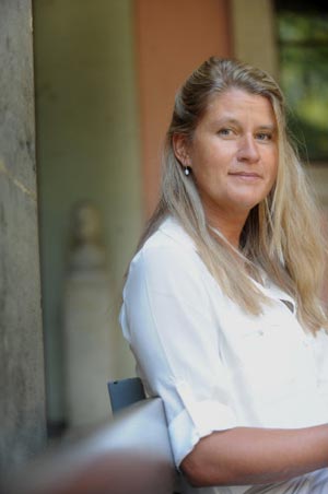 Die Limnologin Birgit Sattler wird mit elfjährigen Kindern ein Labor im Eispalast im Zillertal errichten. Die Limnologin Birgit Sattler wird mit elfjährigen Kindern ein Labor im Eispalast im Zillertal errichten.