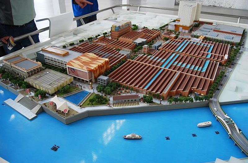 Ein Modell des Areals in Shanghai am Huangpu-Fluss. Das Zotter Schoko-Theater befindet ...