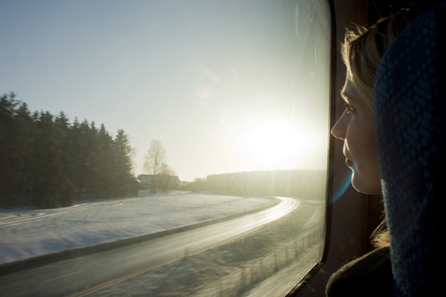 Schweden lässt sich gut mit dem Zug bereisten. Allerdings sollte man sich vorab ein Ticket kaufen.
Info: Statens Järnvägar (SJ)
