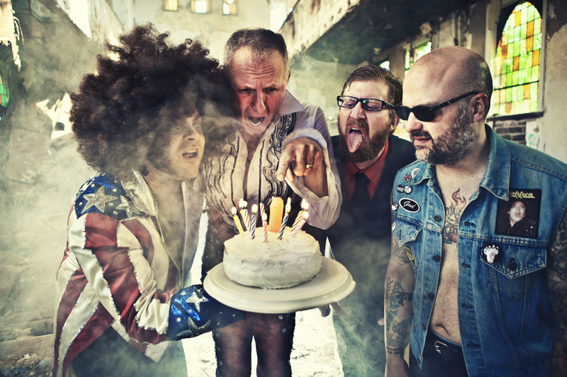 Unschwer zu erkennen: Die Herren von The Meatmen pflegen ein eher 
infantiles Verständnis von Spaß.