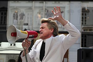  Der "ehrwürdige Billy" ist ein Talent in Sachen Agitation. 