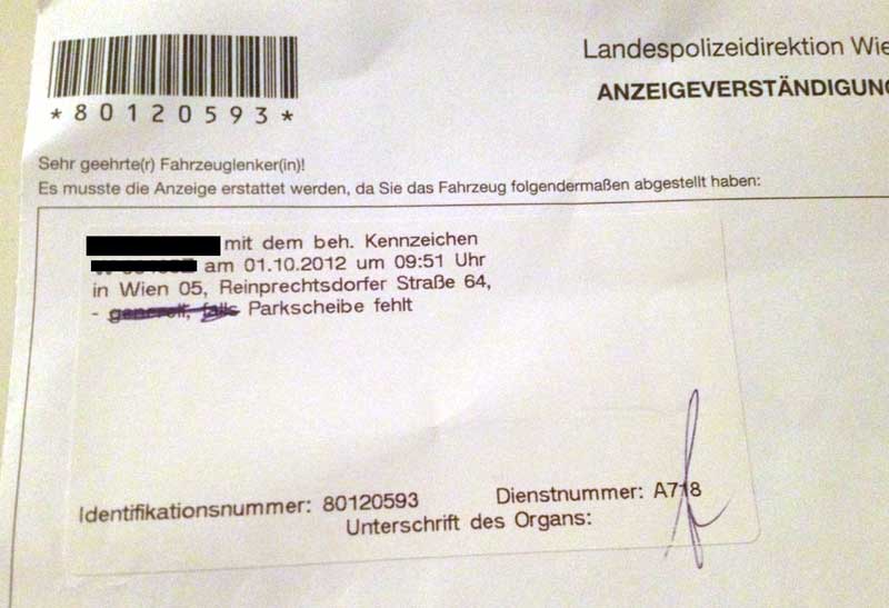 Wer eine solche Mitteilung der Stadt auf seinem Auto findet, ist nicht allein. Sie dient zur nachhaltigen Wissensvermittlung, dass man einen Karton hinter die Windsuchtzscheibe legen oder kleben muss.