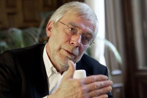 Gerald Hüther, Professor für Neurobiologie. Gerald Hüther, Professor für Neurobiologie.