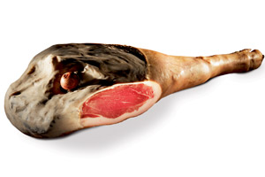 Die Schweine für die Vulcano-Schinken wachsen auch im Freien auf - und 
sie werden erst mit zehn Monaten geschlachtet, was in der Scheinemast 
bereits als respektables Alter gilt. 