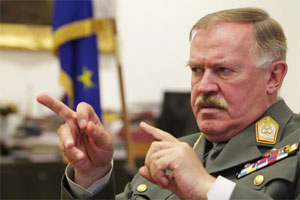 "Tatsache ist, dass wir zu viele Soldaten für die Systemerhaltung brauchen", sagt Generalstabschef Edmund Entacher über das Bundesheer.