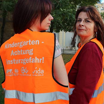 Kindergarten - Achtung Einsturzgefahr! lautete das Motto der Demo am 6. Oktober. Kindergarten - Achtung Einsturzgefahr! lautete das Motto der Demo am 6. Oktober.
