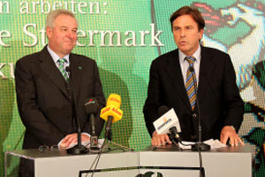 Wieder den Sparstift angesetzt: Franz Voves (rechts) und Hermann Schützenhöfer. Wieder den Sparstift angesetzt: Franz Voves (rechts) und Hermann Schützenhöfer.