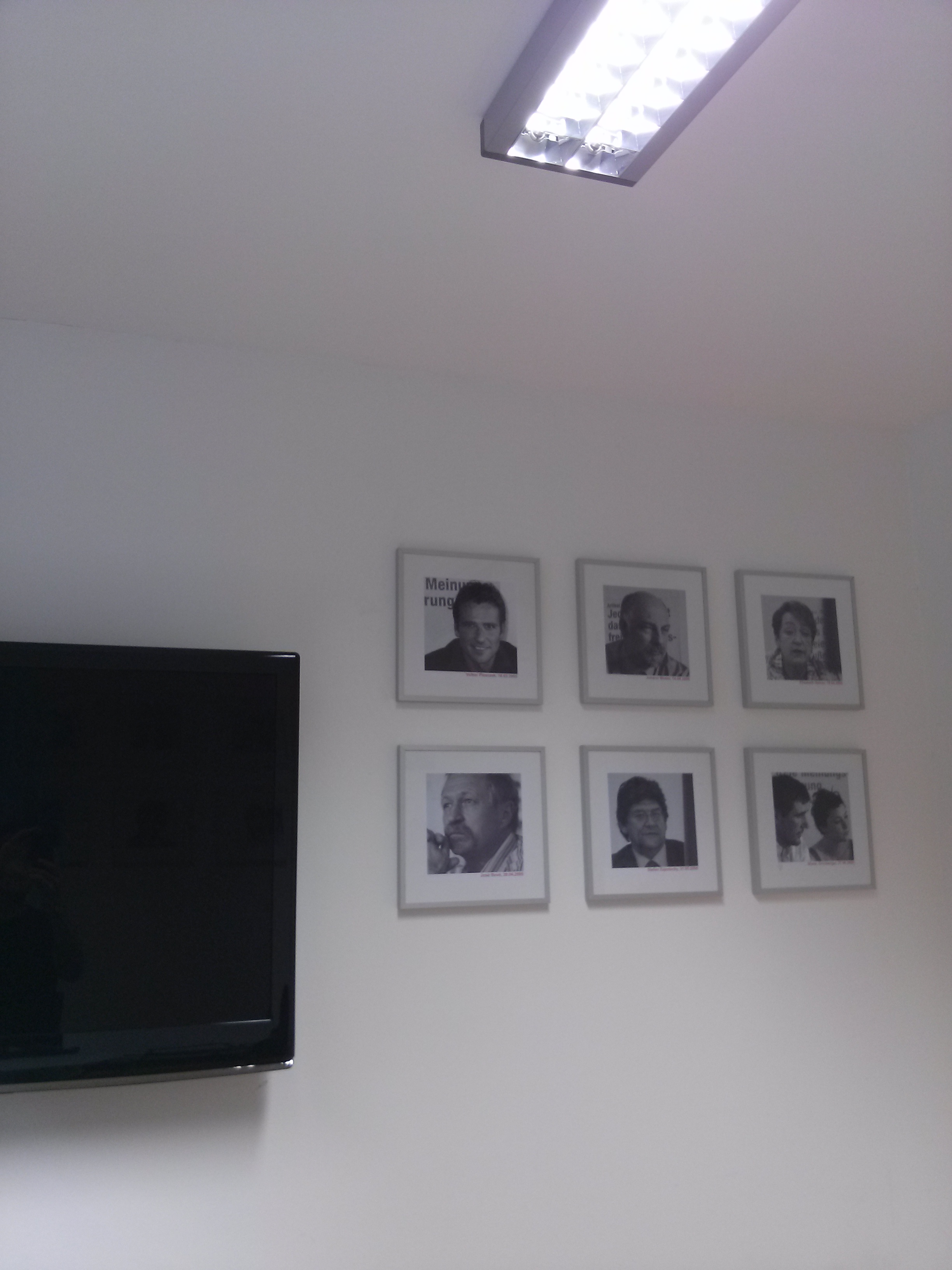 Testaufnahme: Innenraum, hauptsächlich Kunstlicht.